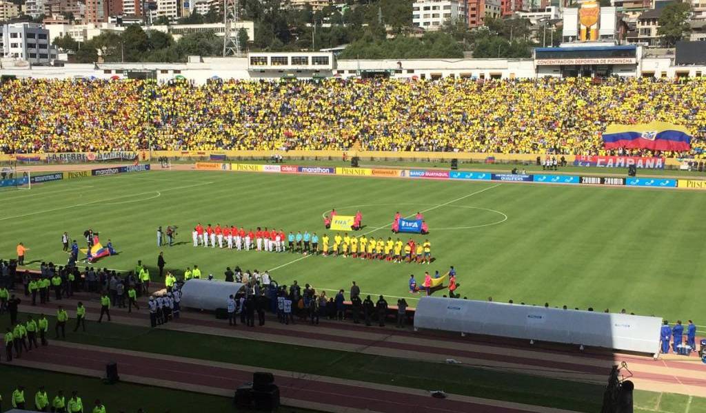 Inicia el partido entre Ecuador y Colombia