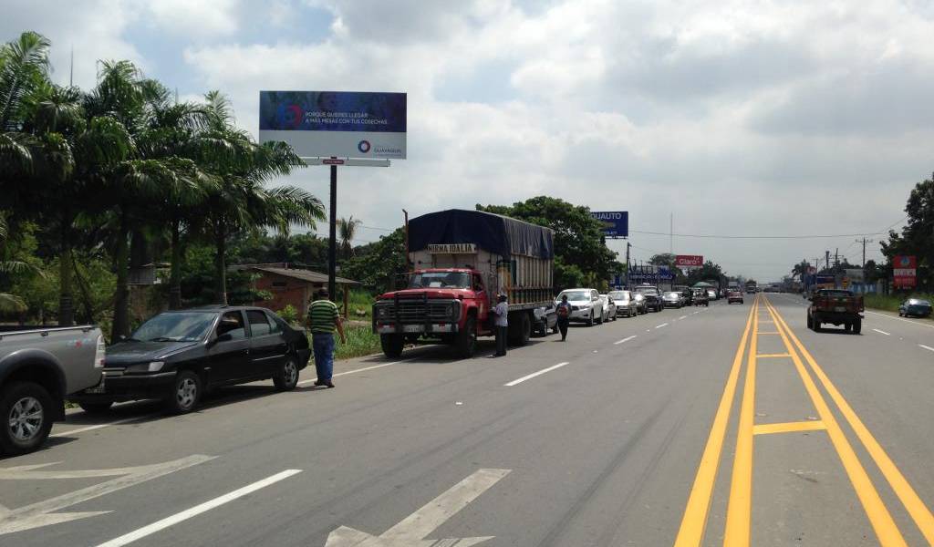 Cientos de conductores buscan matricular sus autos fuera de Guayaquil