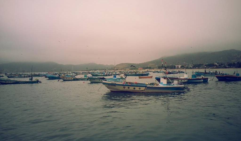 Pescadores de Santa Elena atemorizados por los robos en alta mar