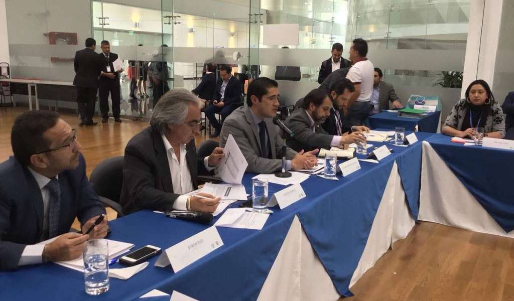 Prefectos del Ecuador se reunieron con el ministro de Finanzas