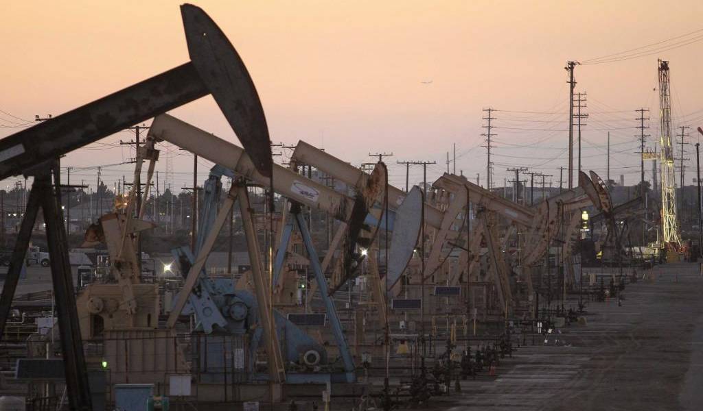El petróleo cierra en baja en Nueva York a 43,96 dólares el barril