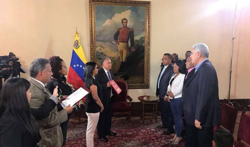 Venezuela: 4 gobernadores opositores juramentaron ante Asamblea Constituyente