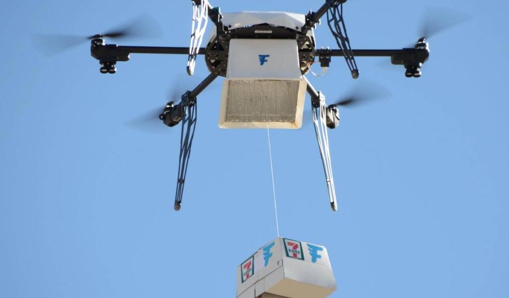 Sánduche de pollo, café y donas, en primer envío en EE.UU de comida a domicilio con un dron