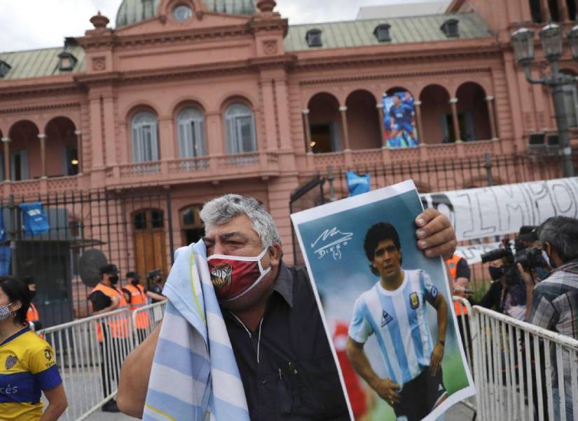 Foto de archivo del 26 de noviembre 2020, en Buenos Aires, cuando el pueblo argentino despidió a Diego Armando Maradona en la Casa Rosada.