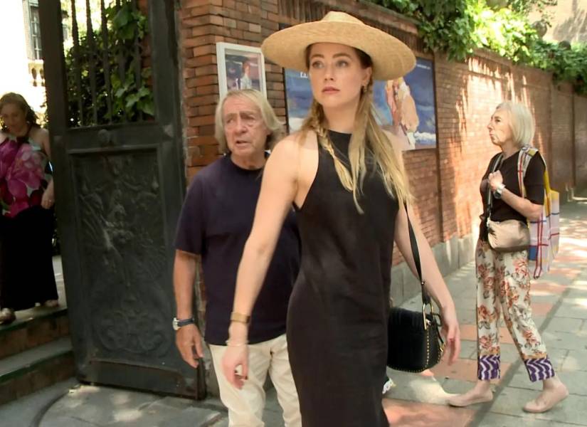 Amber Heard es una actriz estadounidense reconocida por sus papeles en películas, estuvo casa con el actor Johnny Depp del 2015 al 2017, y después enfrentó un mediático juicio contra él.