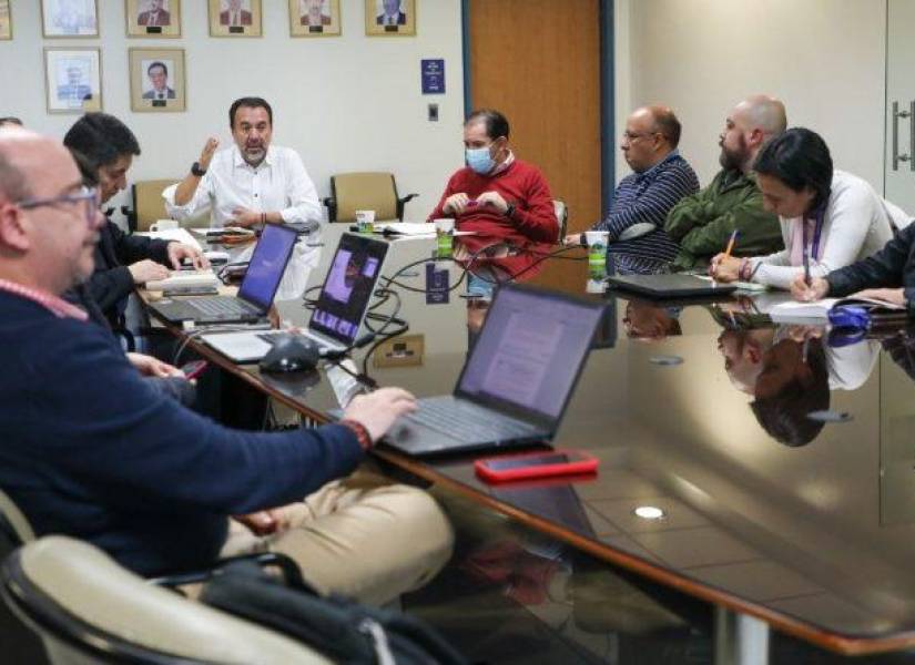 La reunión de Pabel Muñoz con las autoridades de la Epmmq.