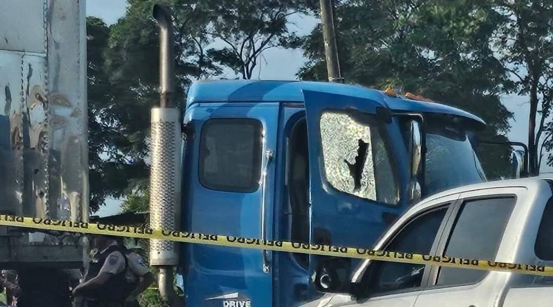 El conductor de un tráiler fue asesinado en Nobol, Guayas