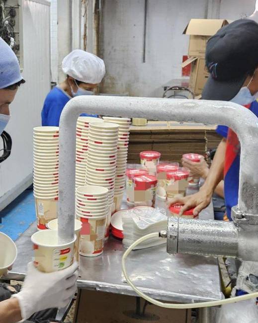 Imagen de una fábrica en la que se fabricaban helados bajo condiciones insalubres en Guayaquil.