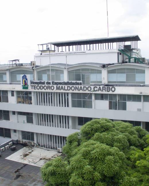 Fachada del Hospital Teodoro Maldonado Carbo en Guayaquil.