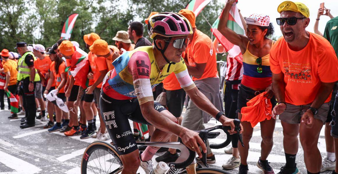 Richard Carapaz llega en el puesto 18 en el inicio del Tour de Luxemburgo