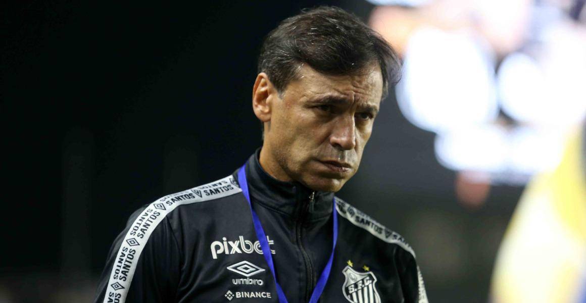 La FIFA le prohíbe al Santos realizar transferencias por una denuncia de Fabián Bustos