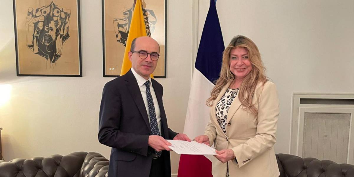 Ivonne Baki presenta sus cartas credenciales como embajadora de Ecuador en Francia