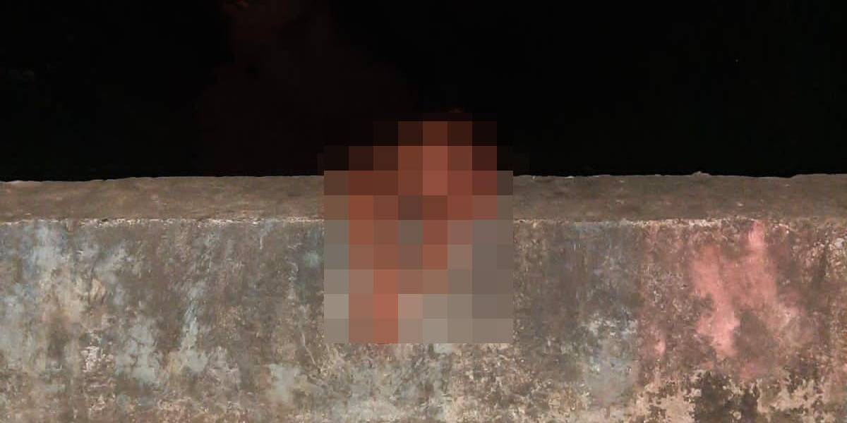 La cabeza de un hombre y dos brazos son hallados sobre un muro del Canal de la Muerte, en el noroeste de Guayaquil
