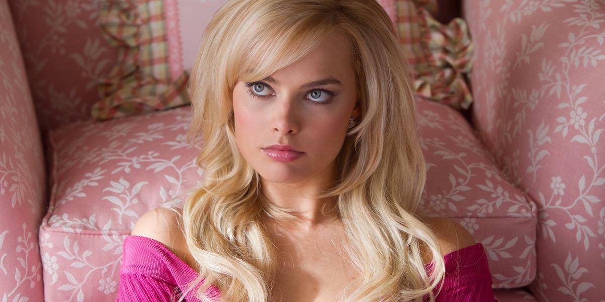 Mira cómo Margot Robbie se transforma en Barbie tras su película