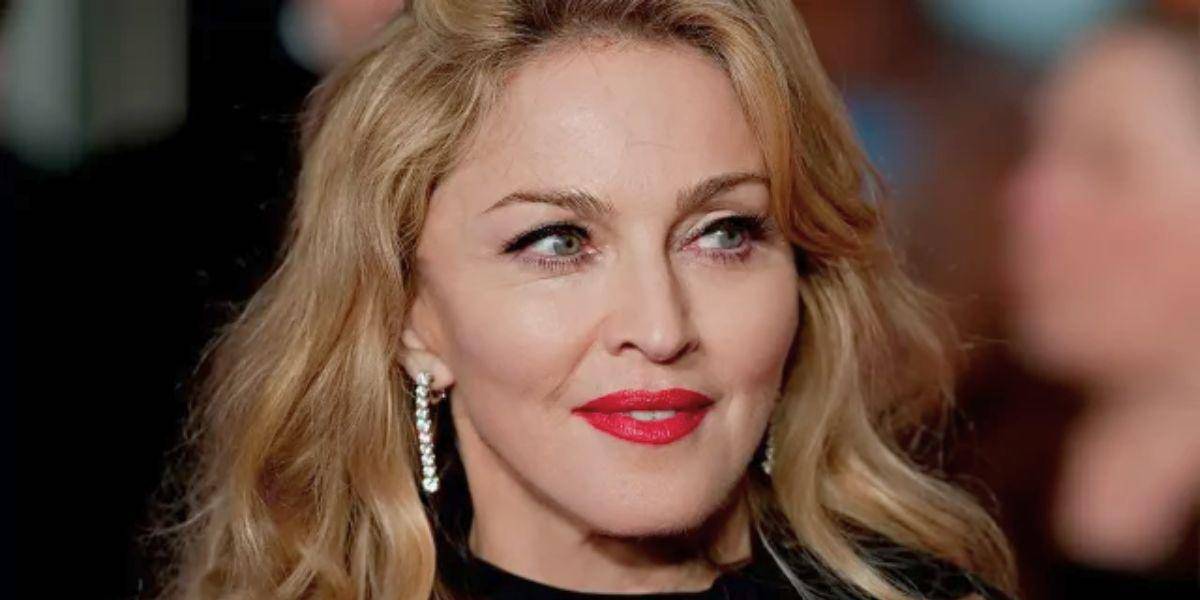 Madonna vuelve a los escenarios después grave intervención hospitalaria