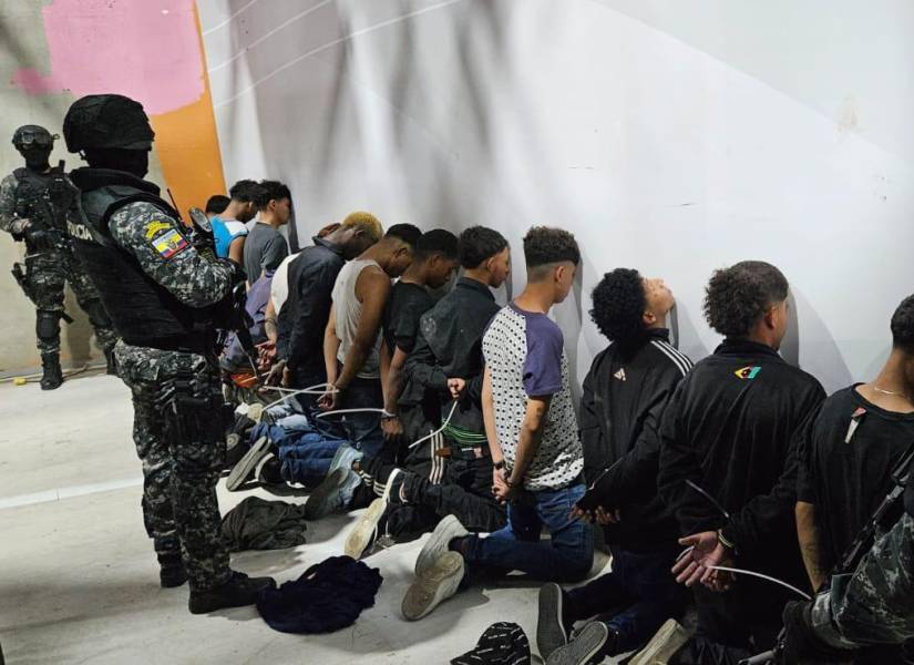 Imagen del 9 de enero de 2024. La Policía detuvo a 13 personas por la incursión armada en TC Televisión. Imagen del 9 de enero de 2024. La Policía detuvo a 13 personas por la incursión armada en TC Televisión.