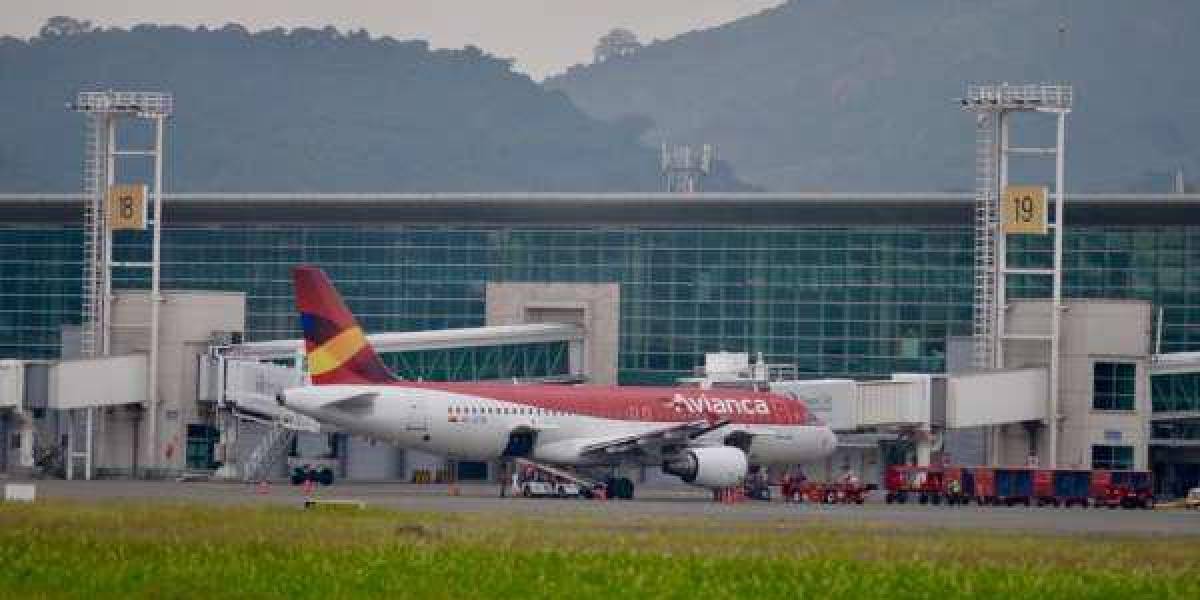 La DAC adquirió radares para aeropuertos de Guayaquil y Galápagos a empresa glosada