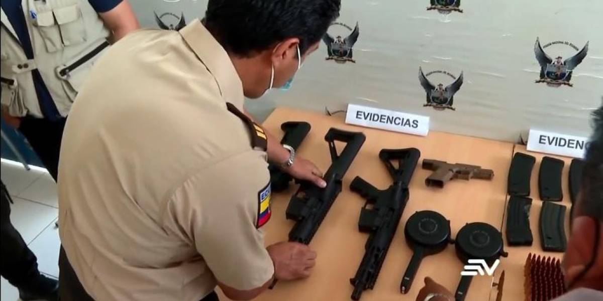 Policía de Ecuador trabaja con Perú y Colombia para tratar de frenar el tráfico de armas