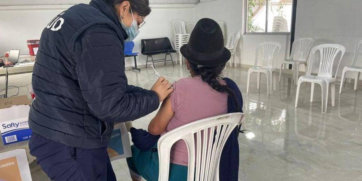 Quito: brigadas de vacunación llegan a ocho parroquias rurales este fin de semana