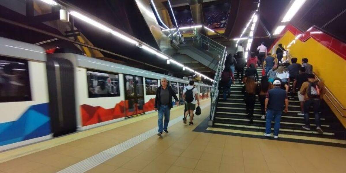El Metro de Quito carece de un contrato de mantenimiento, denuncia la concejal Sandra Hidalgo