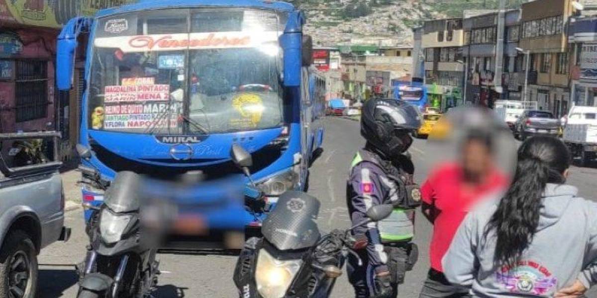 Quito: dos choferes de buses fueron apresados por conducir en estado etílico