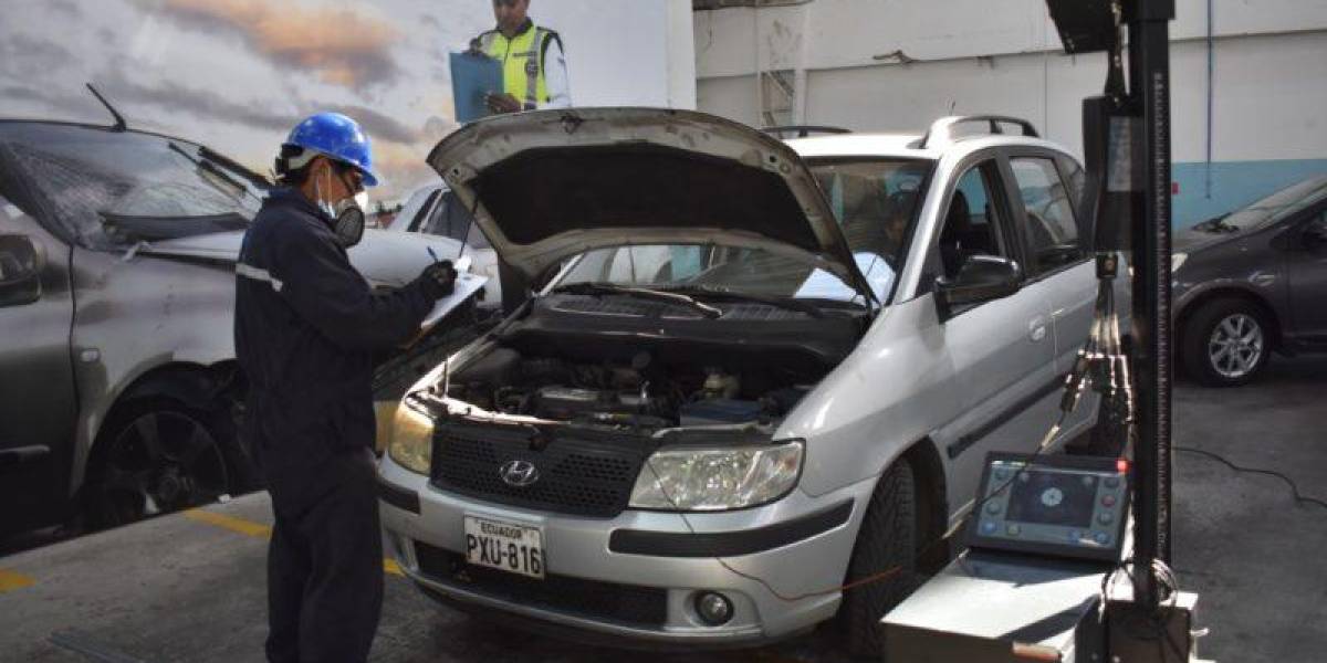 Quito: ¿en qué casos un carro sin placas puede ser presentado a la revisión técnica vehicular?