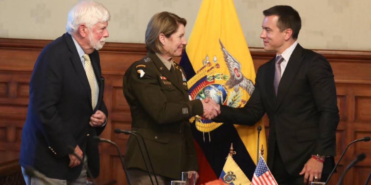 Ecuador ratifica dos acuerdos militares y marítimos con Estados Unidos