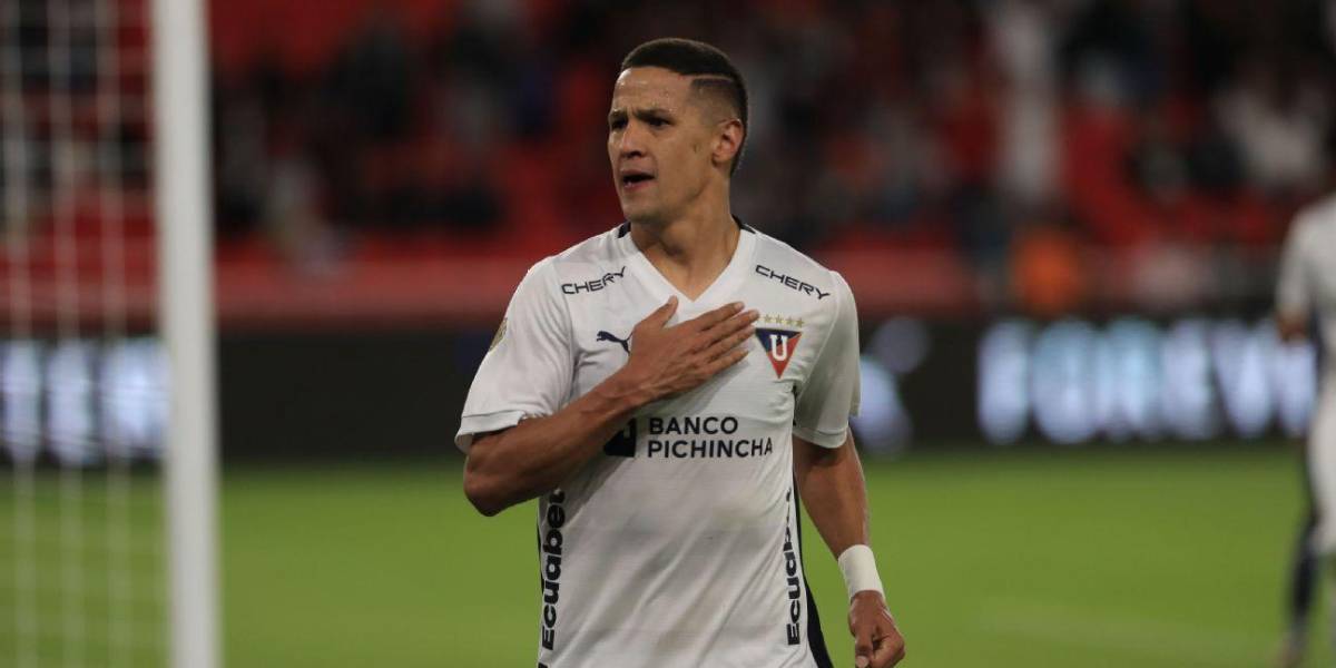 Paraguay convoca a Álex Arce para la doble fecha FIFA
