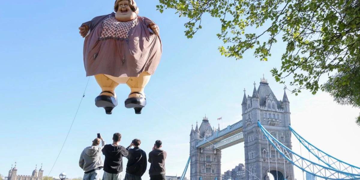 Inglaterra: un globo idéntico a un personaje de la saga de Harry Potter cuela por el cielo de Londres