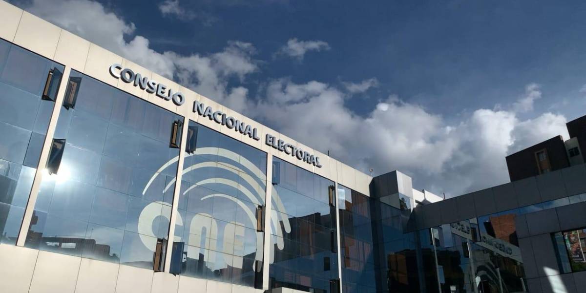 Contraloría pide al CNE una fecha para el inicio de un examen por el voto telemático
