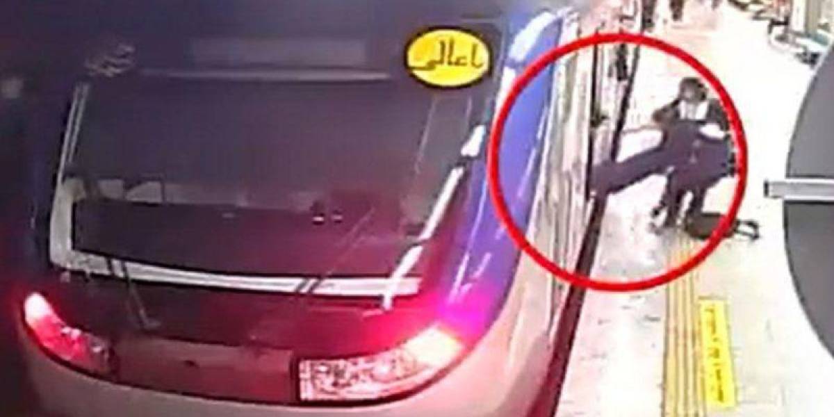 Acusan a la policía de la moral de Irán de dejar en coma a una adolescente tras golpearla por no usar hiyab