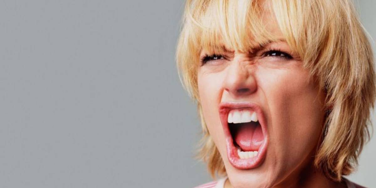 ¿Por qué desahogar tu rabia con gritos y golpes realmente no ayuda a reducir la ira?