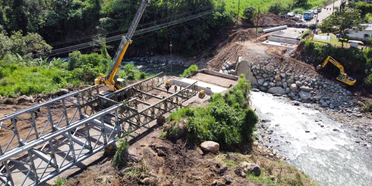 La instalación del puente sobre el río Lelia, en la vía Alóag-Santo Domino, se concretará antes de previsto