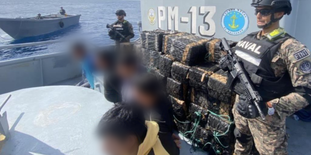 Tres ecuatorianos, detenidos en las costas de El Salvador por presunto tráfico de drogas