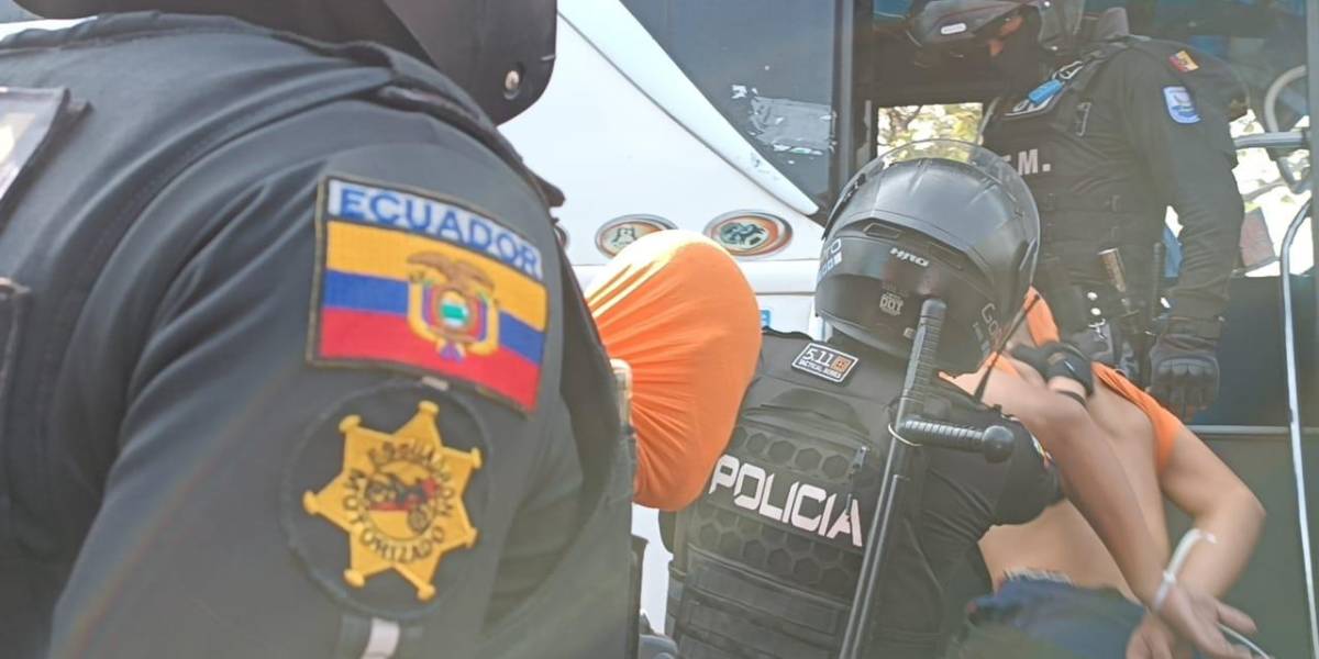Equipo de la Unase negocia la liberación de los guías retenidos en la cárcel Esmeraldas