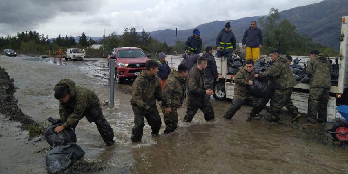 Chile: lluvias intensas al sur del país provocan dos fallecidos y 30 000 personas aisladas