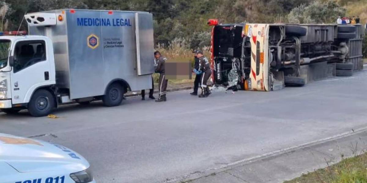 Un accidente de tránsito en Chimborazo dejó al menos cuatro muertos y 13 heridos