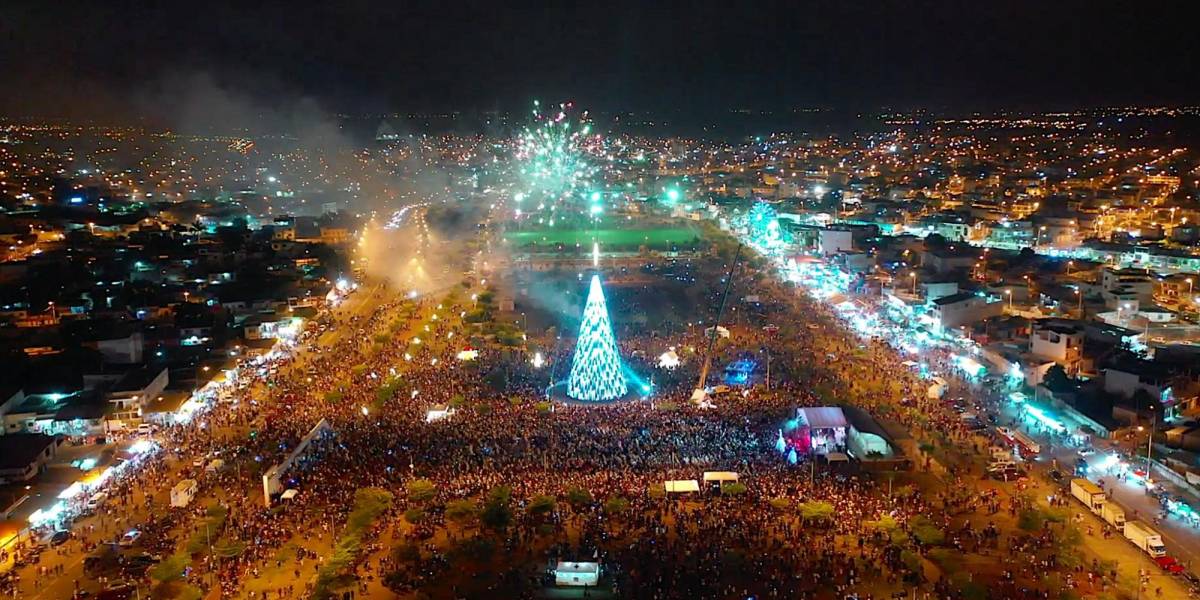 La navidad millonaria de Machala: el municipio gasta casi medio millón de dólares en festival, adornos y demás