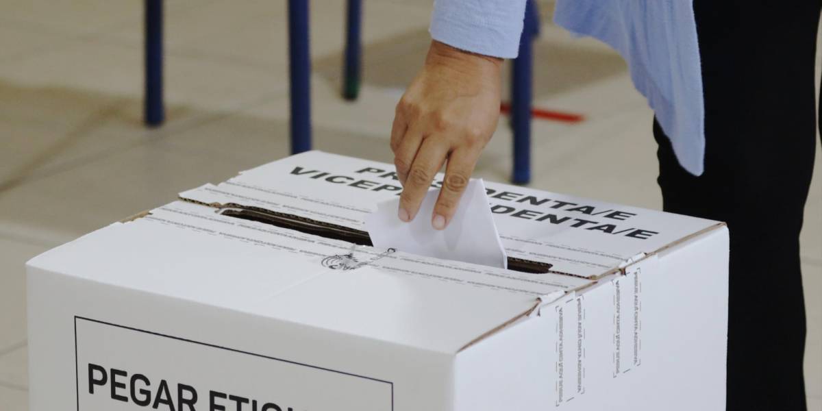 Consulta popular 2024 | Más de 184 000 ecuatorianos podrán votar en España