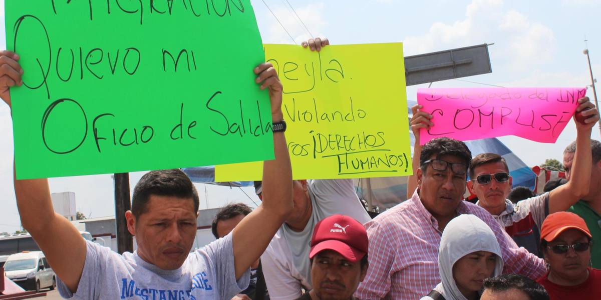 Migrantes ecuatorianos varados en el sur de México exigen papeles para avanzar a EE.UU.