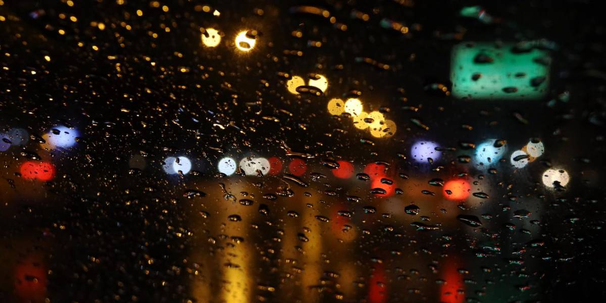 Lluvia en Guayaquil y un rayo deja sin luz a ciudadelas de Daule y Samborondón