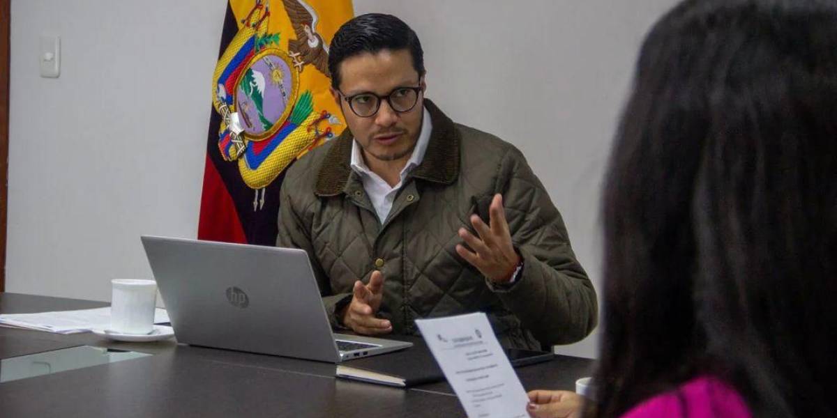 Daniel Noboa encarga César Vásquez Moncayo como nuevo secretario de Educación Superior