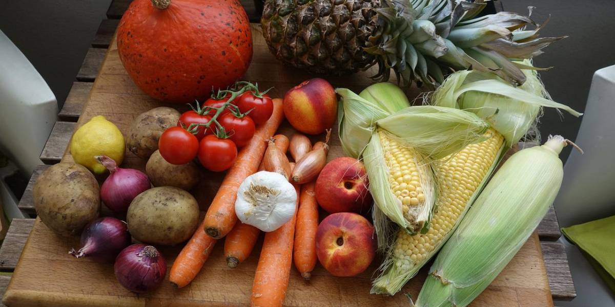 ¿Cómo lavar frutas y vegetales correctamente, según la FDA?