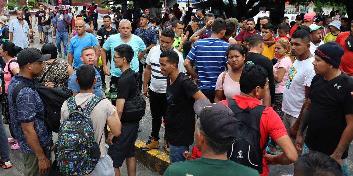 Primera deportación de venezolanos sorprende a migrantes en sur de México