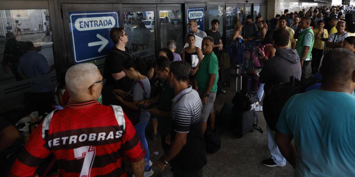 Brasil: un hombre robó un autobús y tomó a 17 rehenes