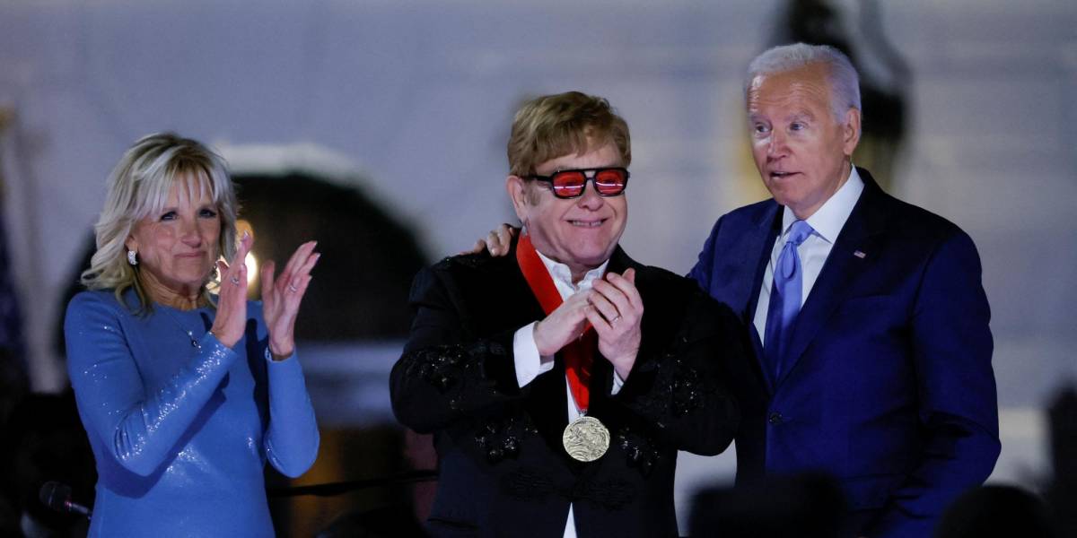 Elton John visita la Casa Blanca y habla de su lucha contra el sida