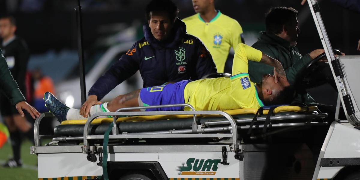 Neymar fue operado de su rodilla izquierda y estará ocho meses afuera de las canchas