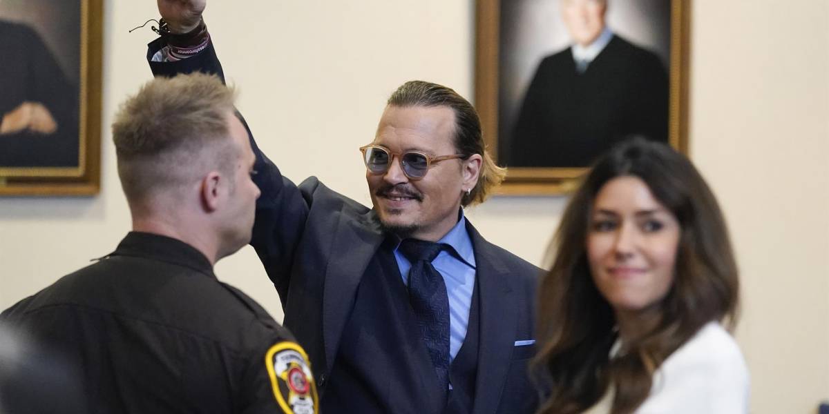 Johnny Depp aparece en concierto en Inglaterra a la espera de veredicto final del juicio contra Amber Heard