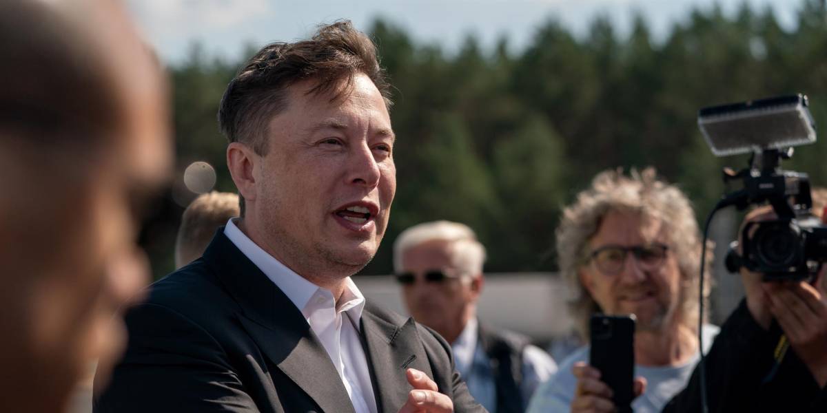 Elon Musk exige a empleados de Tesla volver al trabajo presencial o renunciar: No más vagos escudados en la pandemia