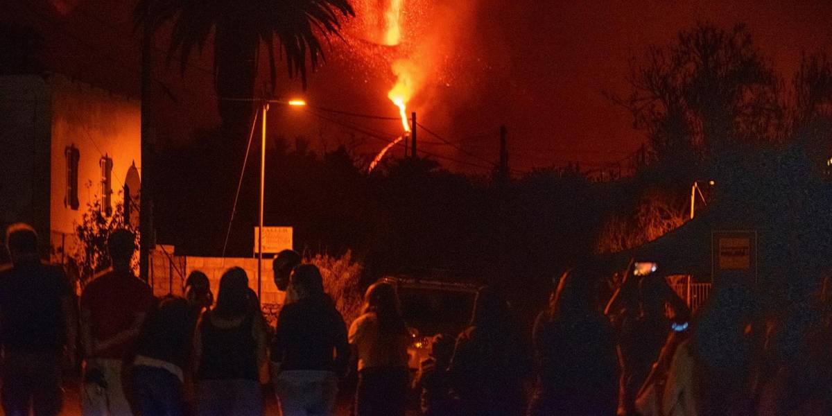 Cuatro semanas de humo, lava y devastación por el volcán de La Palma